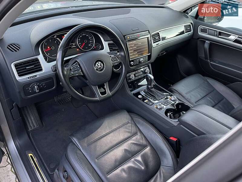 Внедорожник / Кроссовер Volkswagen Touareg 2016 в Житомире