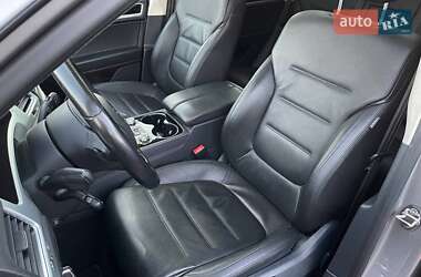 Позашляховик / Кросовер Volkswagen Touareg 2016 в 