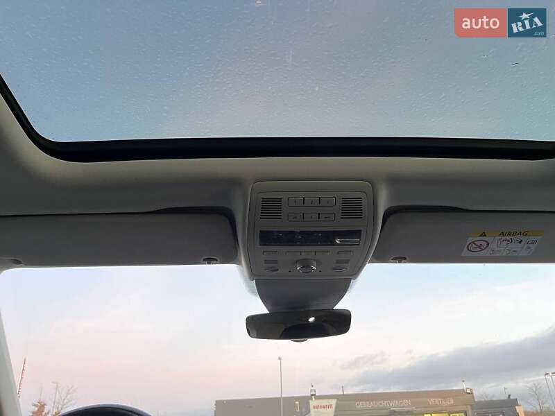 Внедорожник / Кроссовер Volkswagen Touareg 2016 в Житомире