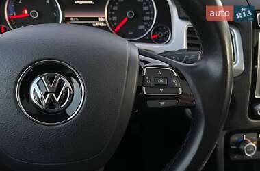 Позашляховик / Кросовер Volkswagen Touareg 2016 в 