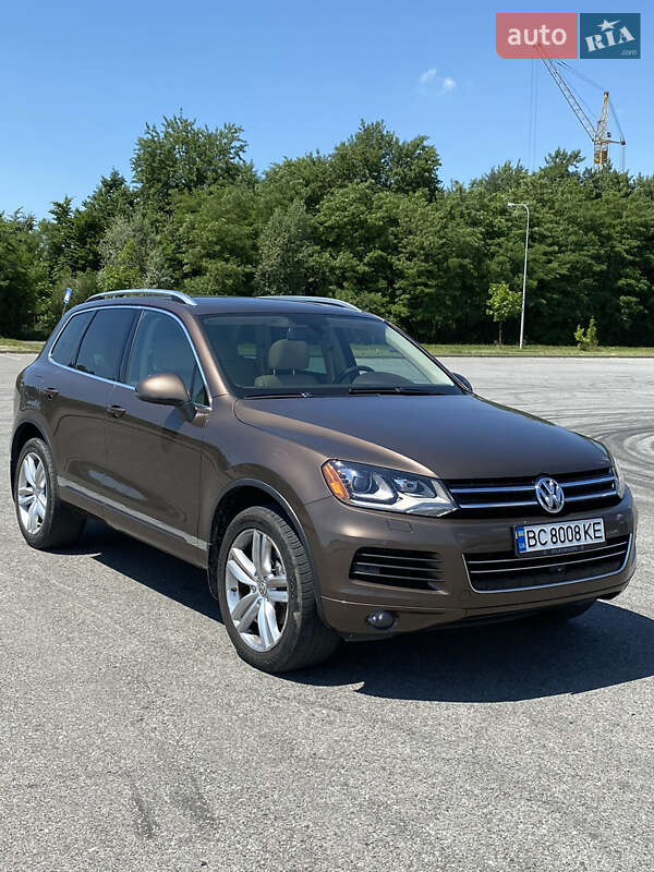 Позашляховик / Кросовер Volkswagen Touareg 2014 в Львові