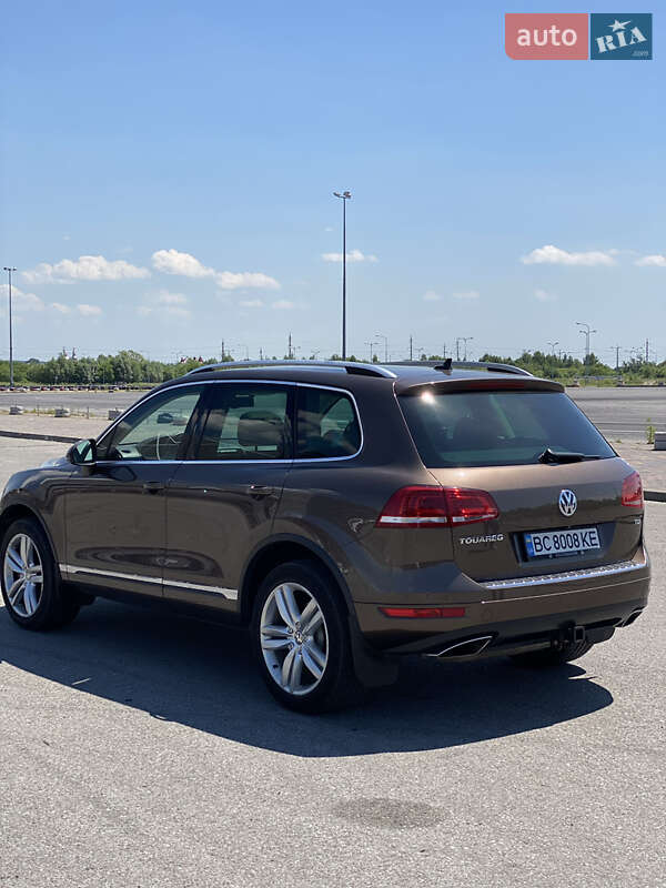 Позашляховик / Кросовер Volkswagen Touareg 2014 в Львові