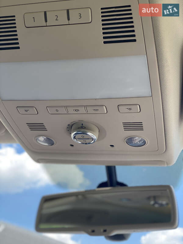 Позашляховик / Кросовер Volkswagen Touareg 2014 в Львові