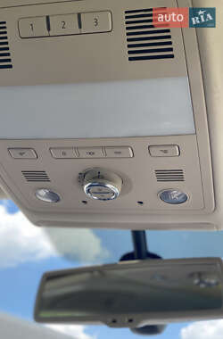 Позашляховик / Кросовер Volkswagen Touareg 2014 в 