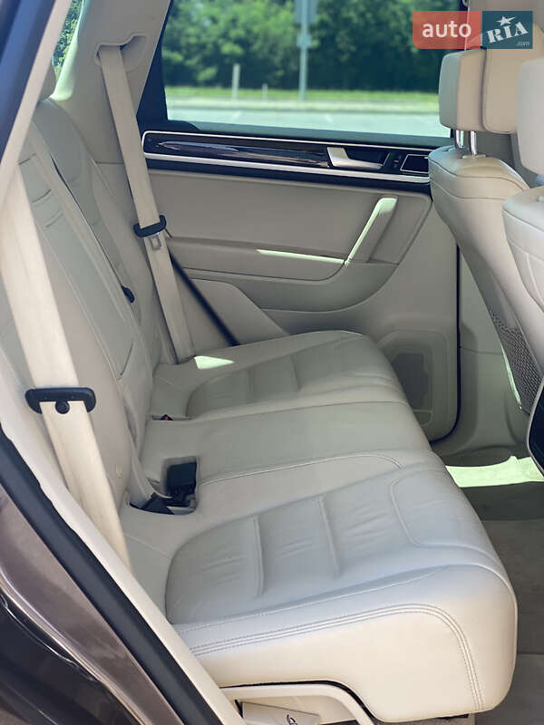 Позашляховик / Кросовер Volkswagen Touareg 2014 в Львові