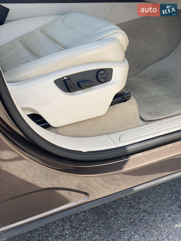 Позашляховик / Кросовер Volkswagen Touareg 2014 в Львові