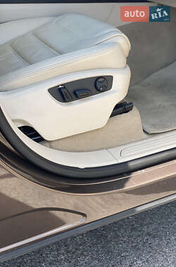 Позашляховик / Кросовер Volkswagen Touareg 2014 в 