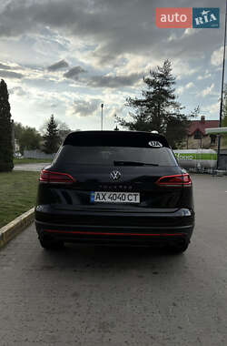 Позашляховик / Кросовер Volkswagen Touareg 2020 в 
