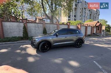 Внедорожник / Кроссовер Volkswagen Touareg 2022 в 