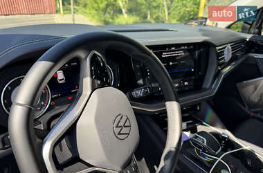Внедорожник / Кроссовер Volkswagen Touareg 2022 в 