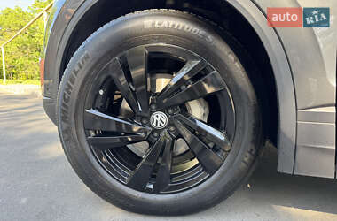 Внедорожник / Кроссовер Volkswagen Touareg 2022 в 