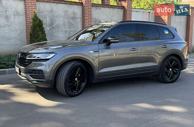 Внедорожник / Кроссовер Volkswagen Touareg 2022 в 