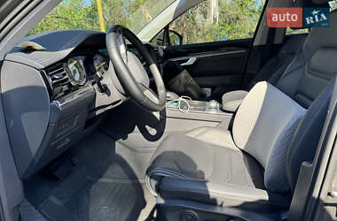 Внедорожник / Кроссовер Volkswagen Touareg 2022 в 