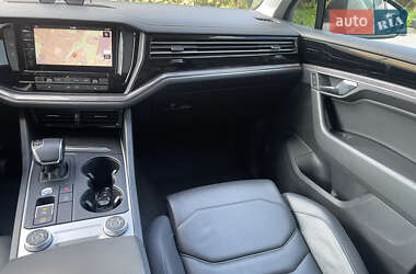 Позашляховик / Кросовер Volkswagen Touareg 2021 в 