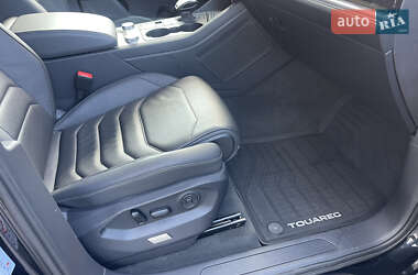 Позашляховик / Кросовер Volkswagen Touareg 2021 в 