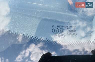 Позашляховик / Кросовер Volkswagen Touareg 2012 в 