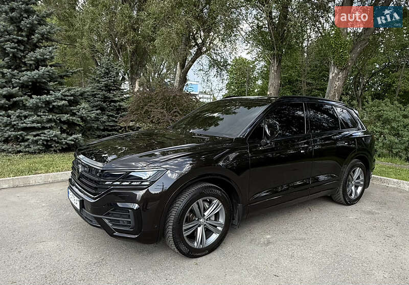 Позашляховик / Кросовер Volkswagen Touareg 2019 в Дніпрі