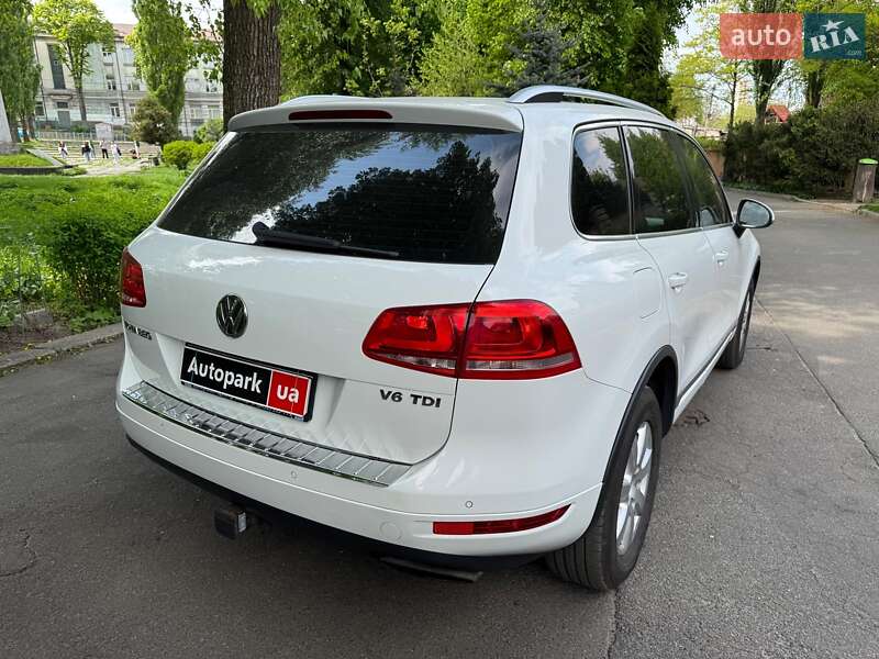 Внедорожник / Кроссовер Volkswagen Touareg 2014 в Киеве