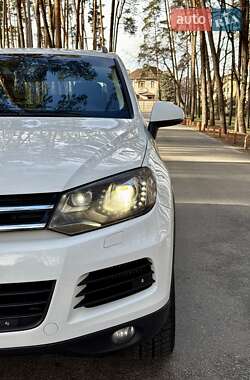 Внедорожник / Кроссовер Volkswagen Touareg 2014 в 