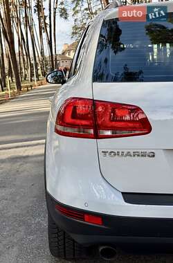 Внедорожник / Кроссовер Volkswagen Touareg 2014 в 