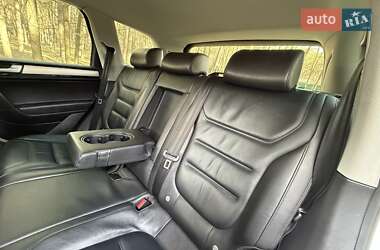 Внедорожник / Кроссовер Volkswagen Touareg 2014 в 