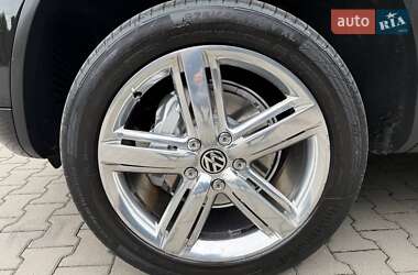 Позашляховик / Кросовер Volkswagen Touareg 2010 в 