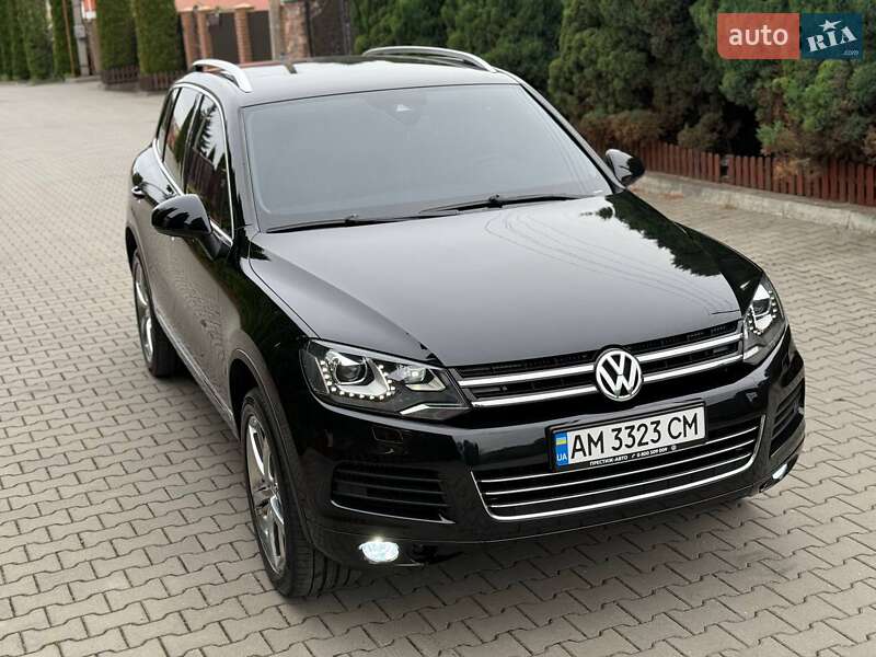 Позашляховик / Кросовер Volkswagen Touareg 2010 в 