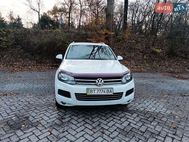 Позашляховик / Кросовер Volkswagen Touareg 2014 в Херсоні
