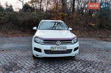 Внедорожник / Кроссовер Volkswagen Touareg 2014 в 