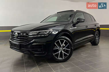 Внедорожник / Кроссовер Volkswagen Touareg 2019 в Казатине