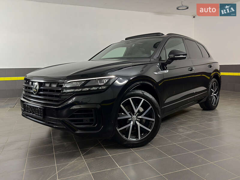 Внедорожник / Кроссовер Volkswagen Touareg 2019 в 