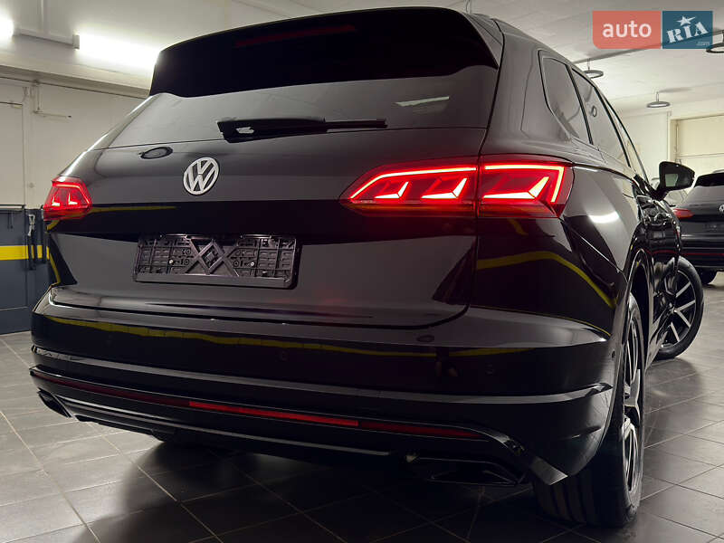 Позашляховик / Кросовер Volkswagen Touareg 2019 в Козятині
