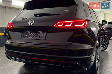Внедорожник / Кроссовер Volkswagen Touareg 2019 в 
