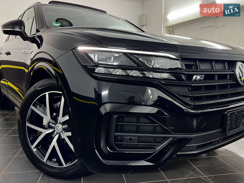 Позашляховик / Кросовер Volkswagen Touareg 2019 в Козятині