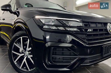 Внедорожник / Кроссовер Volkswagen Touareg 2019 в 
