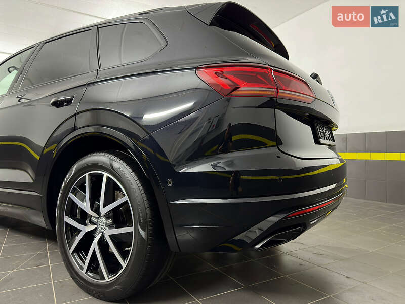 Позашляховик / Кросовер Volkswagen Touareg 2019 в Козятині