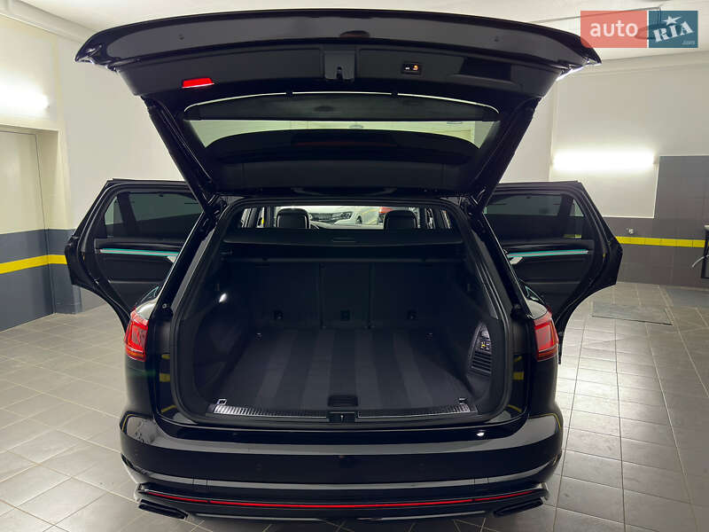 Позашляховик / Кросовер Volkswagen Touareg 2019 в Козятині