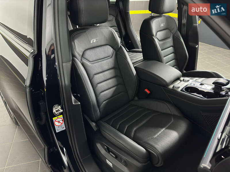 Позашляховик / Кросовер Volkswagen Touareg 2019 в Козятині