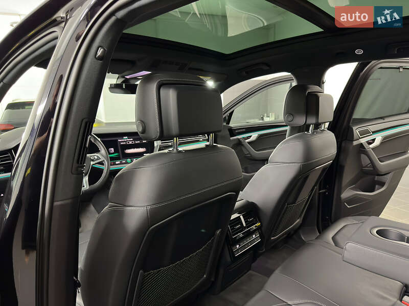 Позашляховик / Кросовер Volkswagen Touareg 2019 в Козятині