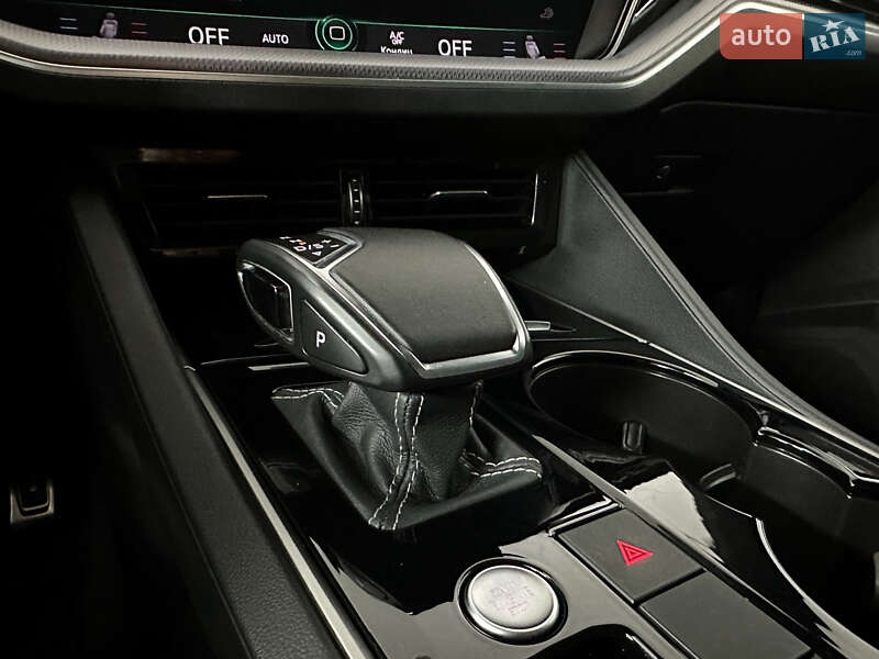 Позашляховик / Кросовер Volkswagen Touareg 2019 в Козятині