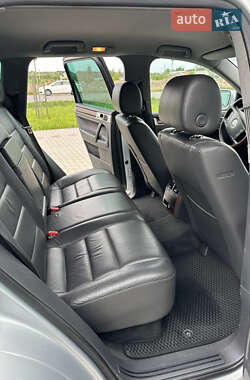 Позашляховик / Кросовер Volkswagen Touareg 2005 в 
