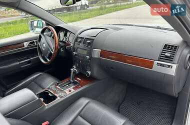 Позашляховик / Кросовер Volkswagen Touareg 2005 в 