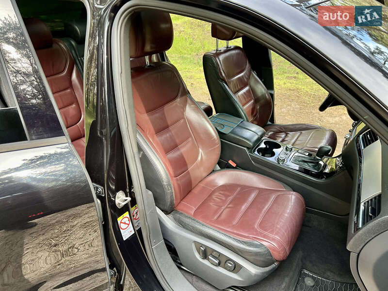Позашляховик / Кросовер Volkswagen Touareg 2010 в Кременчуці