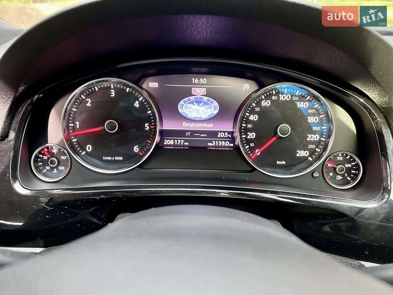 Позашляховик / Кросовер Volkswagen Touareg 2010 в Кременчуці