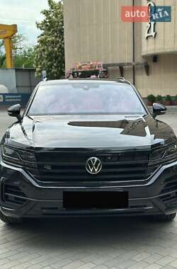 Позашляховик / Кросовер Volkswagen Touareg 2022 в 