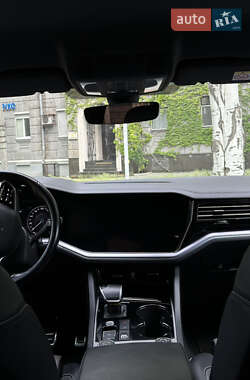 Позашляховик / Кросовер Volkswagen Touareg 2022 в 