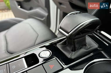 Позашляховик / Кросовер Volkswagen Touareg 2022 в 
