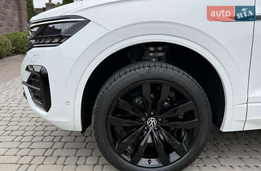 Позашляховик / Кросовер Volkswagen Touareg 2022 в 