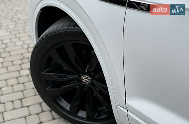 Позашляховик / Кросовер Volkswagen Touareg 2022 в 
