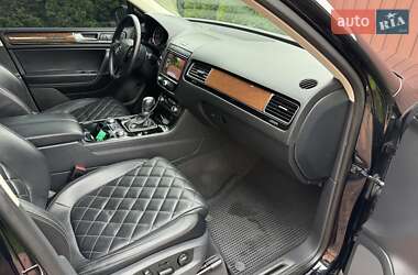Позашляховик / Кросовер Volkswagen Touareg 2017 в 